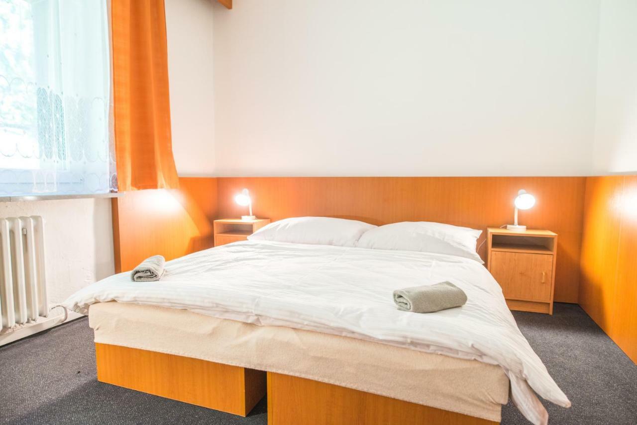 Dolní Lomná Horsky Hotel Kozubova מראה חיצוני תמונה